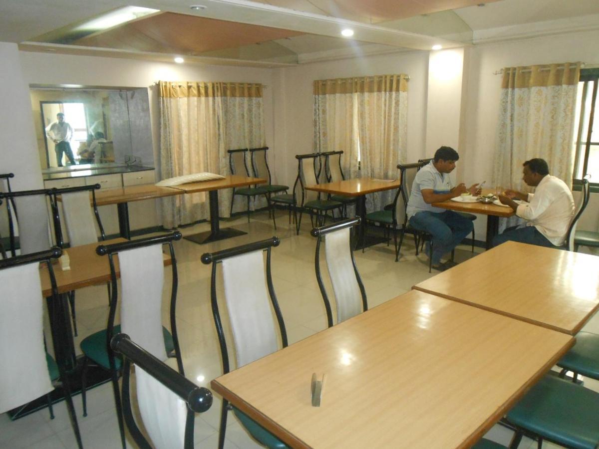 Hotel Pooja International Nashik Extérieur photo