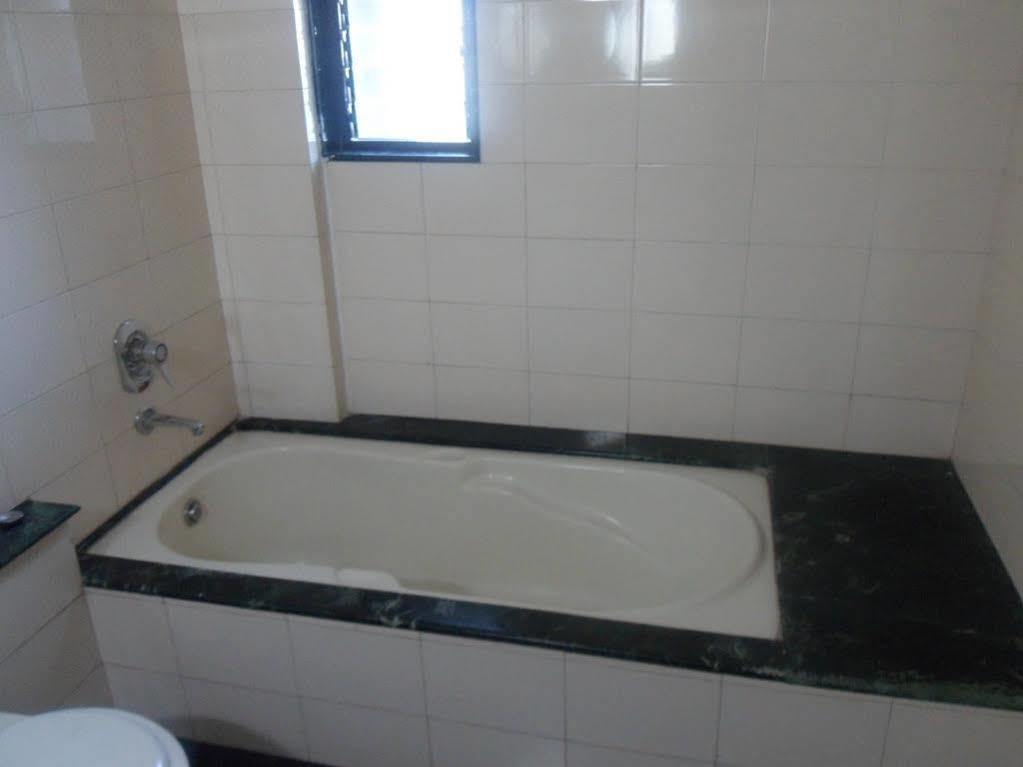 Hotel Pooja International Nashik Extérieur photo