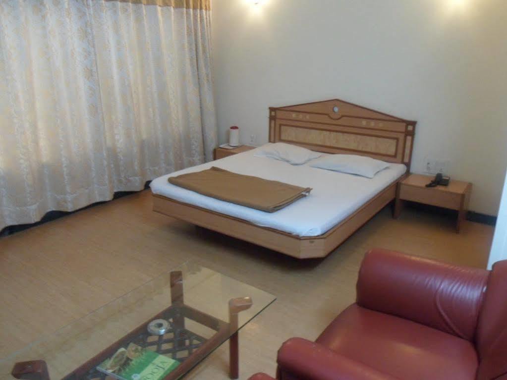 Hotel Pooja International Nashik Extérieur photo