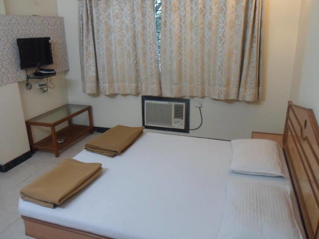 Hotel Pooja International Nashik Extérieur photo