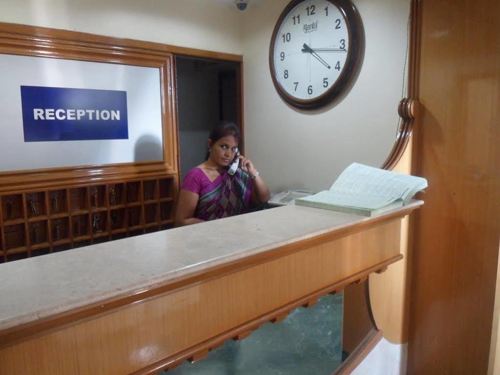 Hotel Pooja International Nashik Extérieur photo