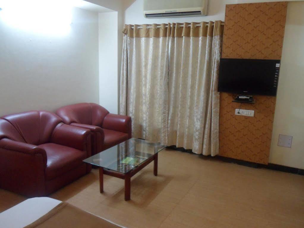 Hotel Pooja International Nashik Extérieur photo