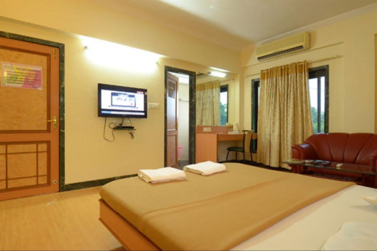 Hotel Pooja International Nashik Extérieur photo